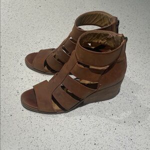 Lucky Brand Tan Wedge Sandals